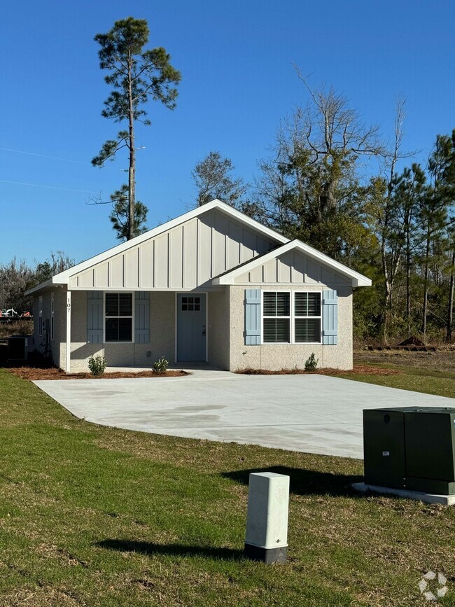 Building Photo - 107 Crown Cir Rental