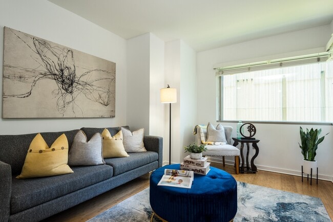 Building Photo - 333 1st St Unit N706