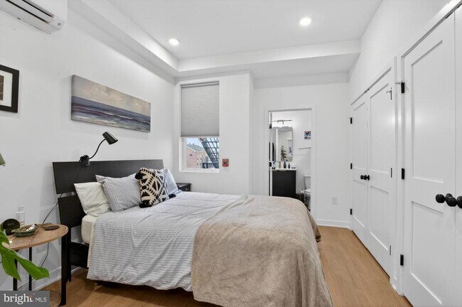 Photo - 1134 Pine St Unit 5