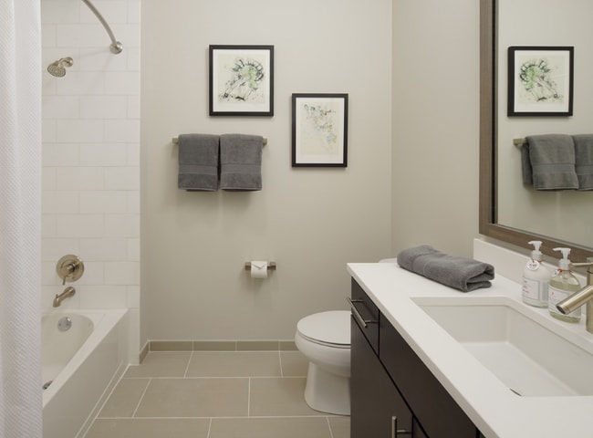 Photo - 415 N Clark St