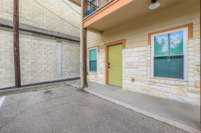 Photo - 2106 Cullen Ave Unidad 101 Rental