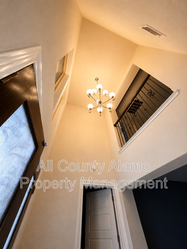 Photo - 216 Wexford