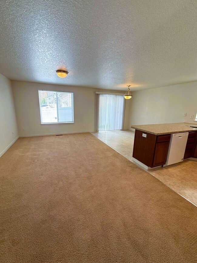 Photo - Spacious 3 Bed/2.5 Bath Home in Walnut Grove area!