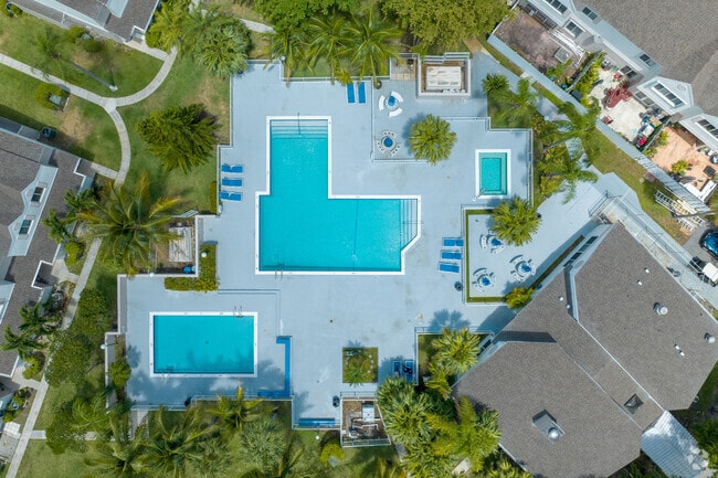 Photo - Antigua at Country Club of Miami
