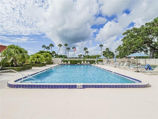 106 Spring Lake Ct Unit 201