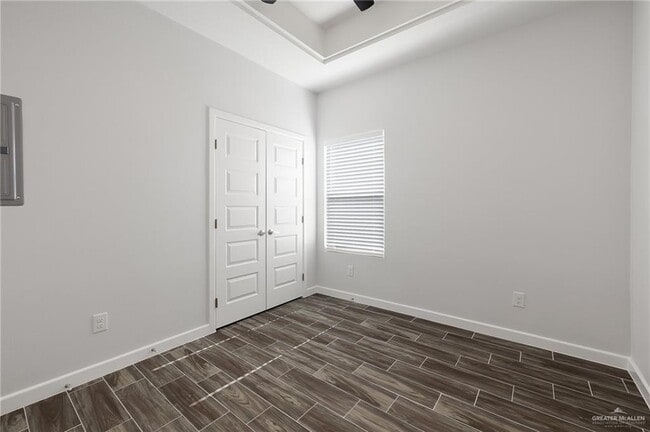 Photo - 30 Violet Ave W Unidad 2