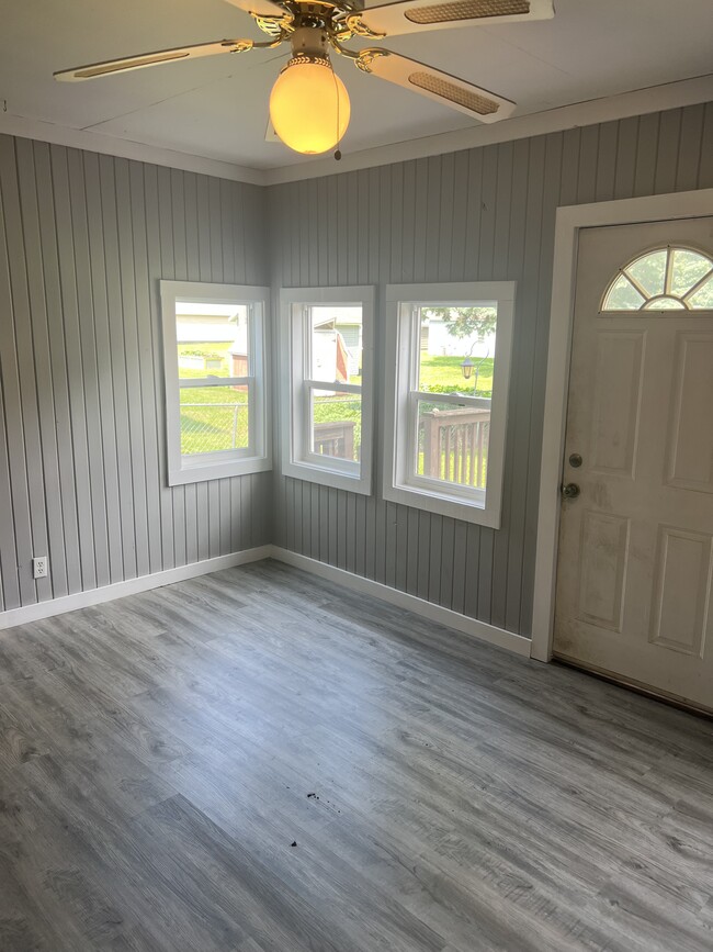 Photo - 1004 N Prairie Ave