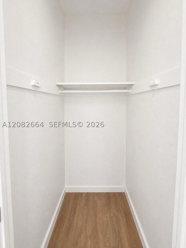 3025 Indian Creek Dr Unit 310