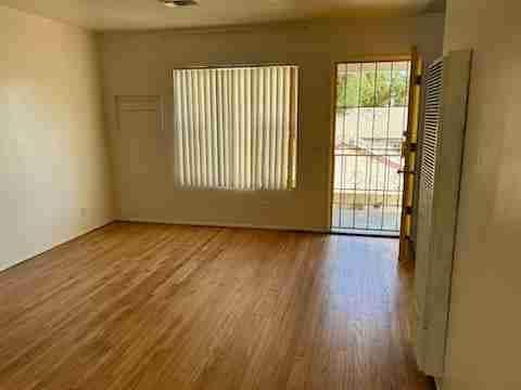 Photo - 1037 E Spazier Ave