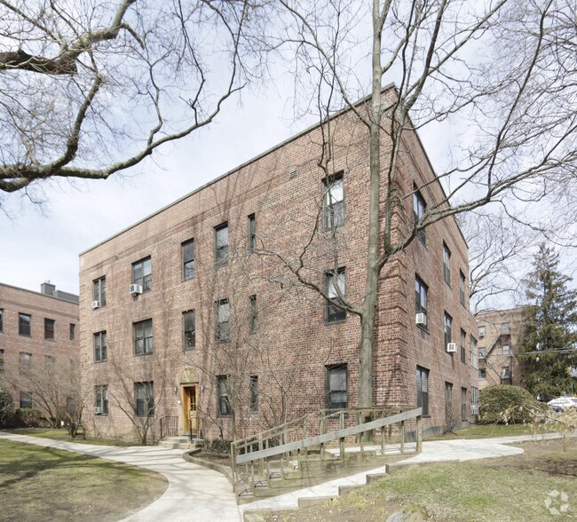 Photo - 11-19 Bronxville Rd