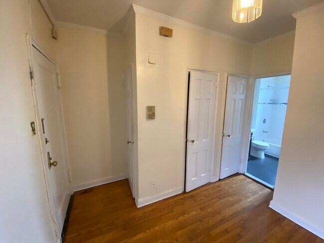 Photo - 20 Tonnelle Ave