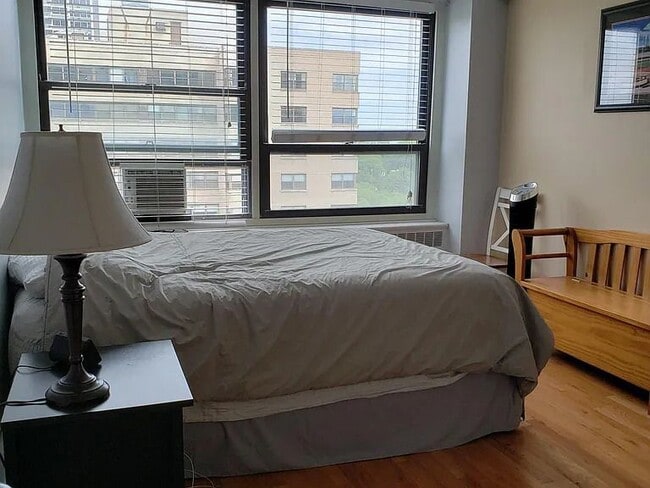 Photo - 4180 N Marine Dr Unit 1011