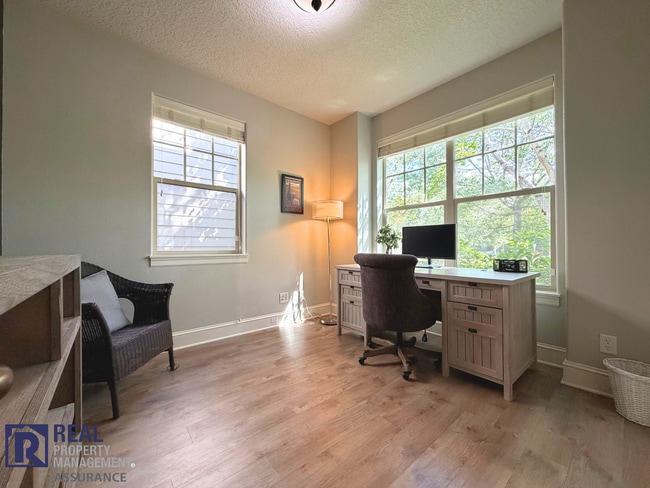 Photo - 17423 SW Montague Way
