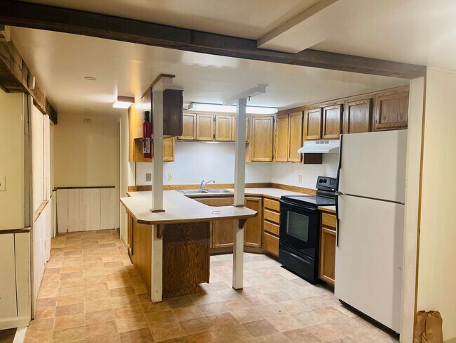 Photo - 2 Bedroom 1 Bath w/ Off Street Parking & Laundry Unit 2