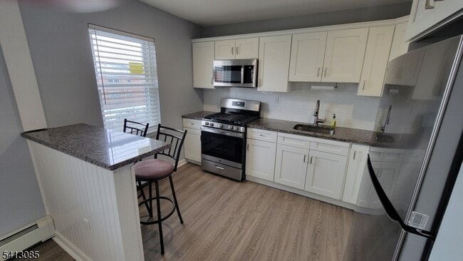 Building Photo - 43 Knox Terrace Unit 2B