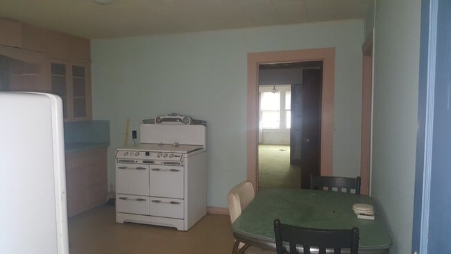 Photo - Cute 2 bedroom - Convenient Location