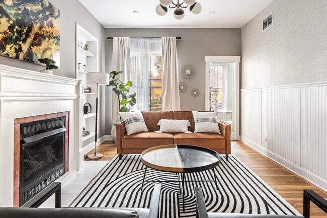 Photo - 5017 S Drexel Blvd Unit 101