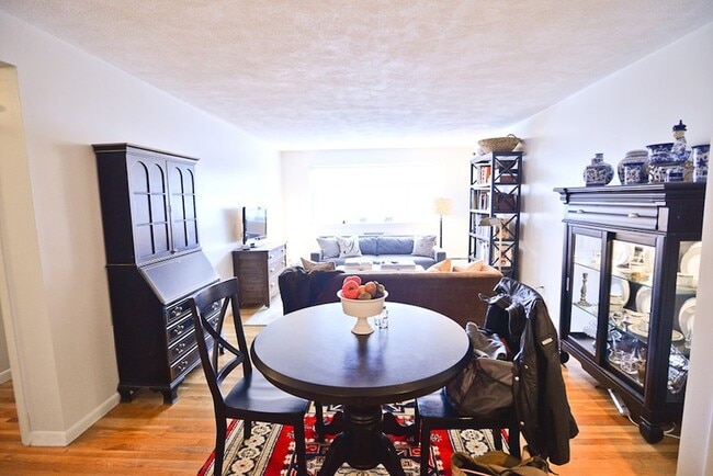 Photo - 20 Radcliffe Rd Unit 402