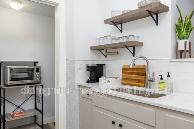 Photo - 110 E Craig Pl Unidad 3