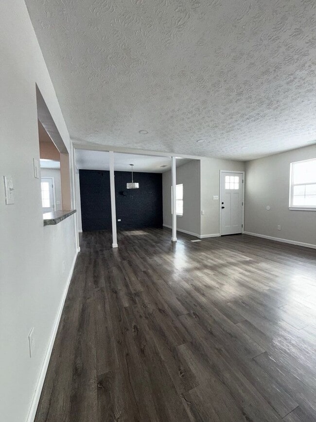 Photo - Modern & Spacious 3BR Home with Trendy Design Features and Large Yard! (NEAR TEAS VALLEY SCHOOL D...