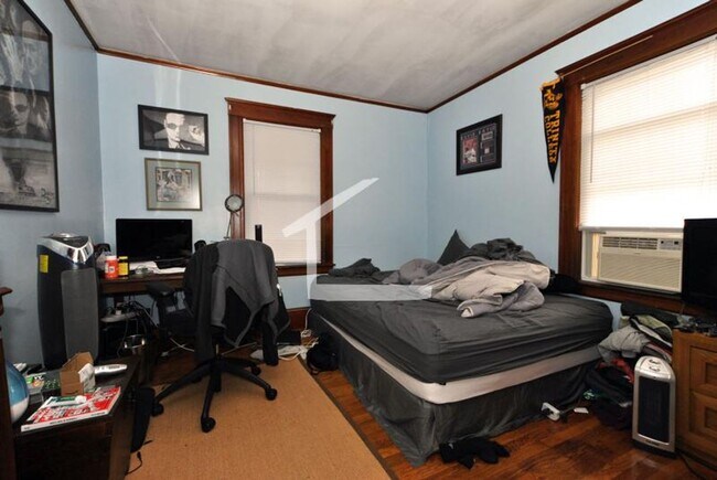 19 Lyne Rd