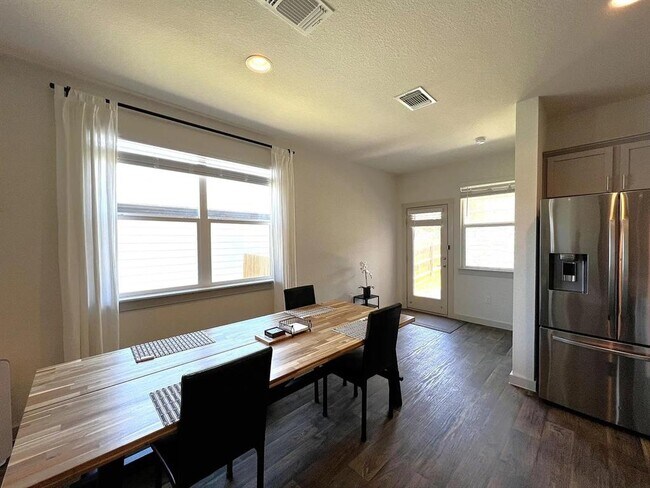 Photo - 4613 Quarrybank Dr.