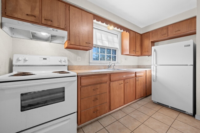 Photo - 340 Charter Oak St