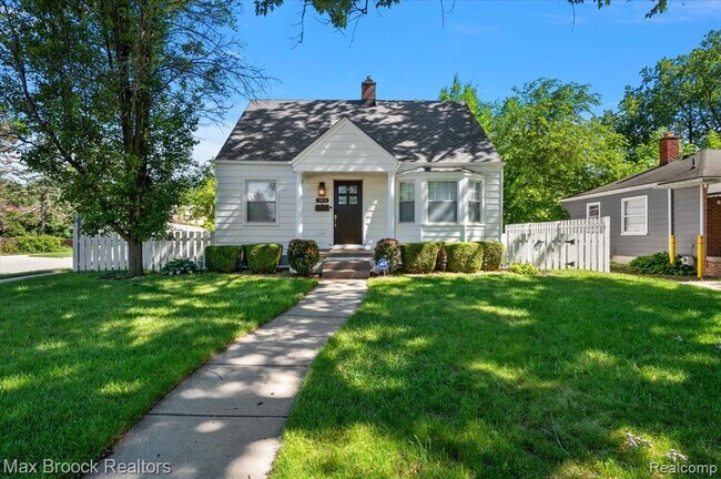 Photo - 303 Midland Blvd