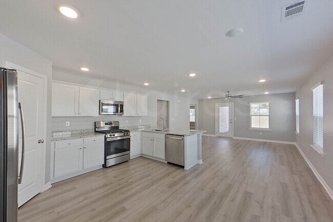 Photo - 132 Denise Dr