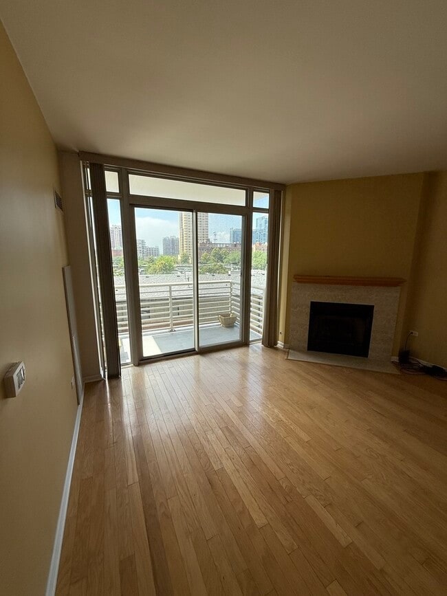 Photo - 1515 S Prairie Ave Unit 617