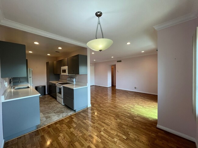 Photo - Encino 2+2 w/pool + spa, parking + extra storage!