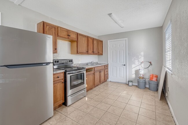 Photo - 4718 Carmen St