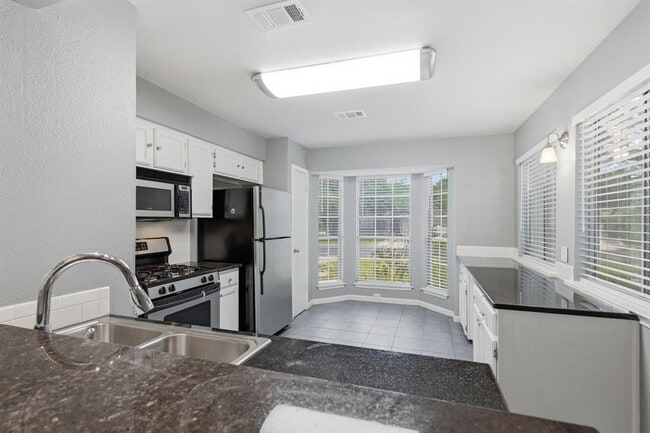Photo - 6300 Evangeline Trail
