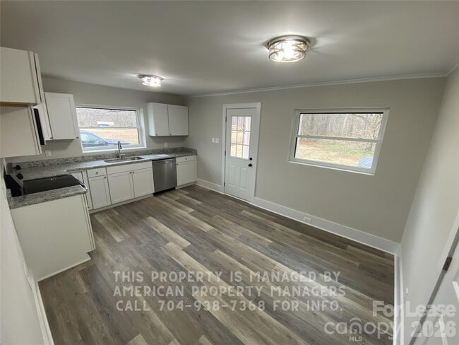 Photo - 1830 Hollywood Dr