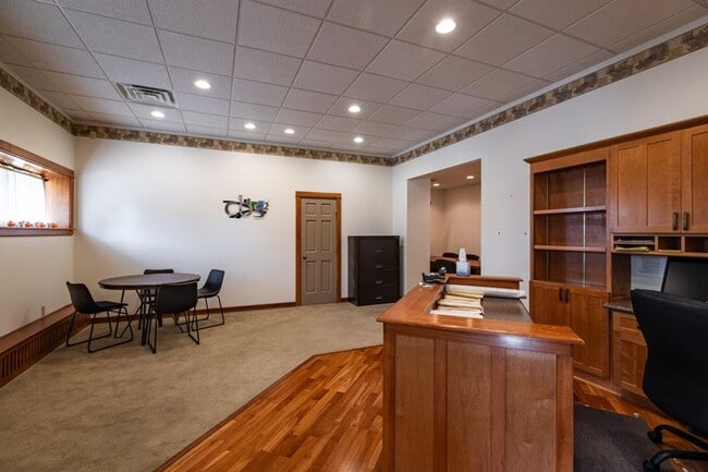 Building Photo - 1613-1617 Chase St Unit 2425 COMM