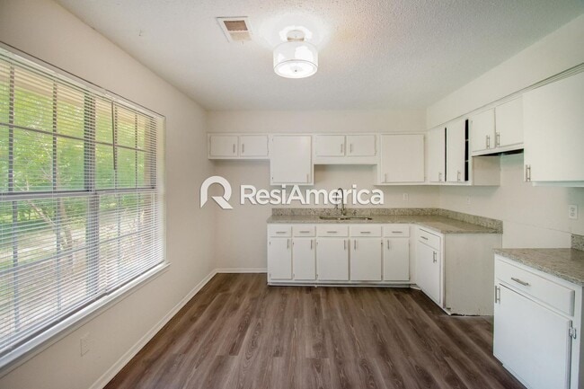 Photo - Newly Renovated 3/1.5 in Horn Lake