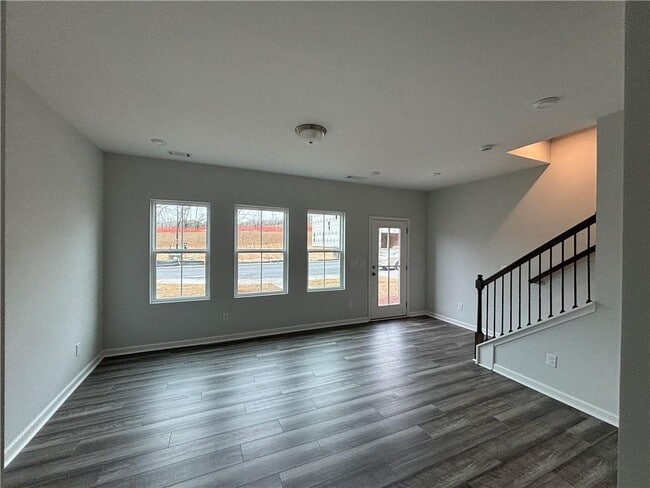 Photo - 2680 Whistler Wy NE