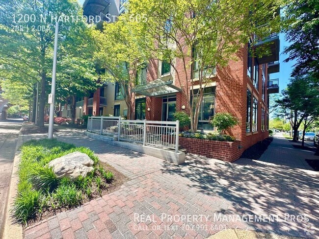 Building Photo - 1200 N Hartford St Unit 605 Rental