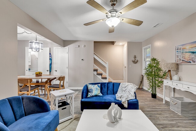 Photo - 403 71st Ave N Unit #4 MTR-3 mos plus