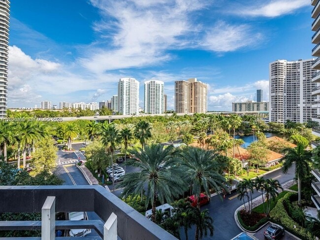 Photo - 3600 Mystic Pointe Dr Unit 808