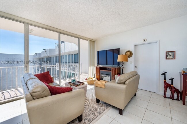 7601 E Treasure Dr Unit PH224
