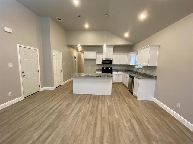 Photo - 2211 Henry St