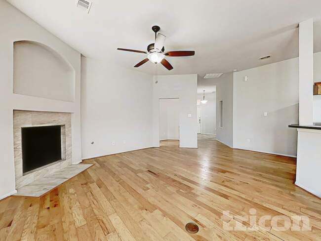 Photo - 2205 Highland Hills Dr