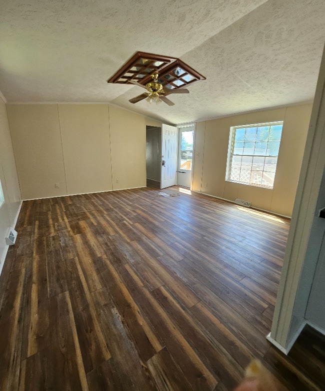 Photo - 324 W Front St