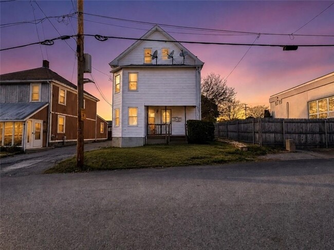 Building Photo - 7 Grover St Unit 2