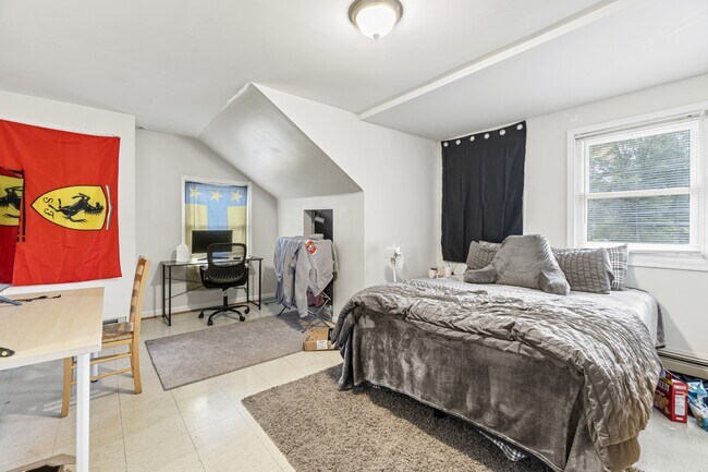 Photo - 4801 Calvert Rd