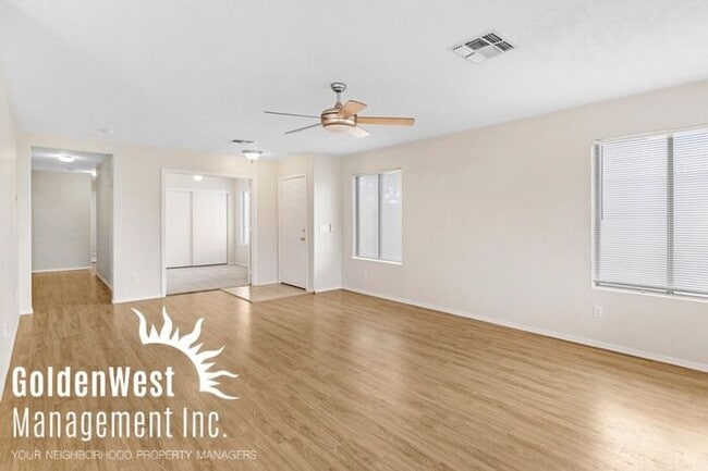 Charming 3Bdm 2Ba Home with Covered Patio in Surprise AZ!