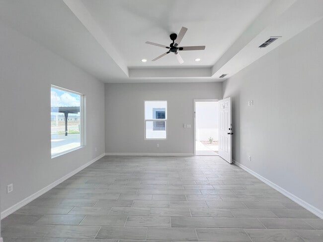 Photo - 404 N Alexandrite Ave