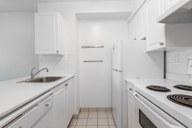 Photo - Ilikai Unit 00501