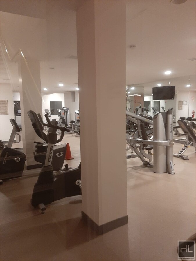 Photo - GRAND CENTRAL PARKWAY Unit 3H1